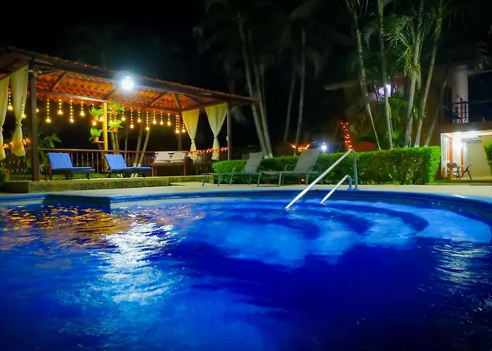 & Huetares Playa Hermosa (Guanacaste)