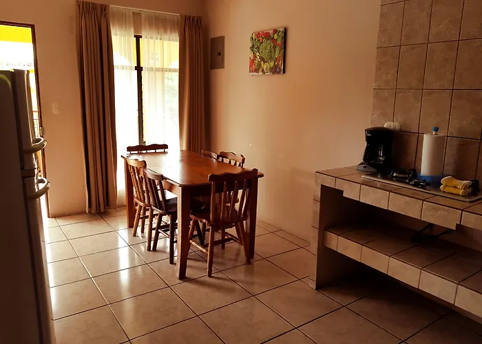 Hotel & Huetares