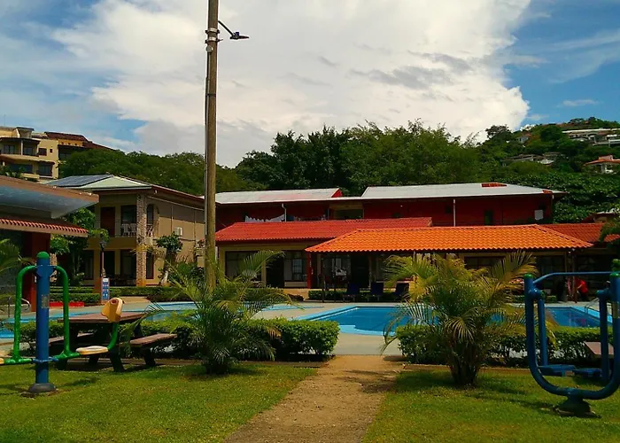 & Huetares 3* Playa Hermosa (Guanacaste)