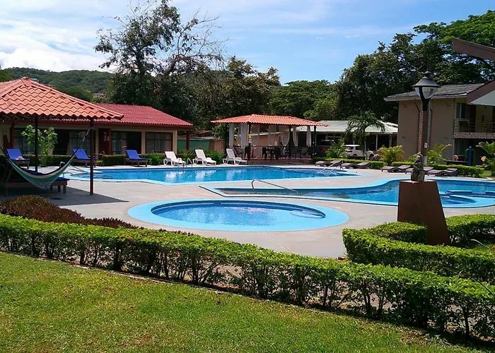 & Huetares Playa Hermosa (Guanacaste)