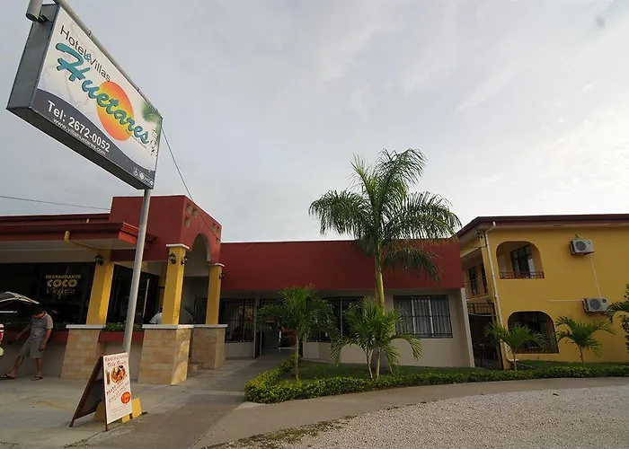 & Huetares Playa Hermosa (Guanacaste)