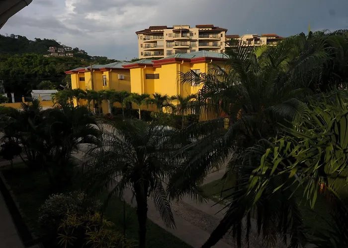 Hotel & Huetares 3*