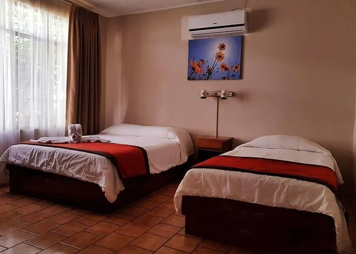 & Huetares Hotel 3*