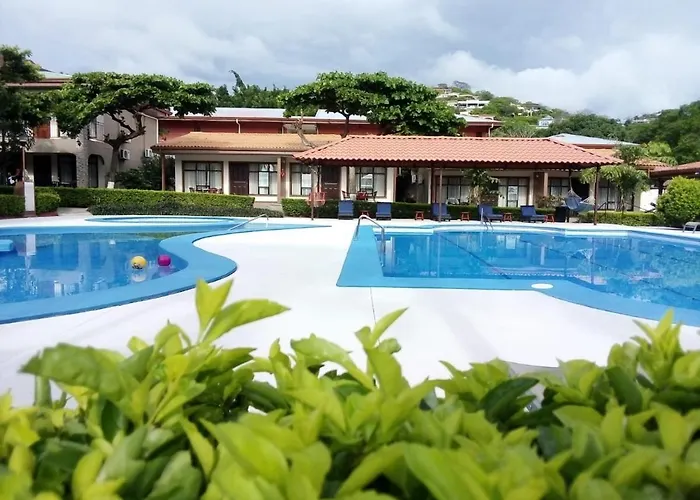 Hotel & Huetares 3*